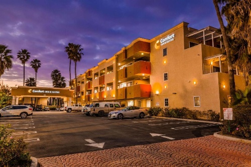 Comfort Inn & Suites Huntington Beach image 5