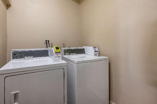 Comfort Inn & Suites Huntington Beach image 4